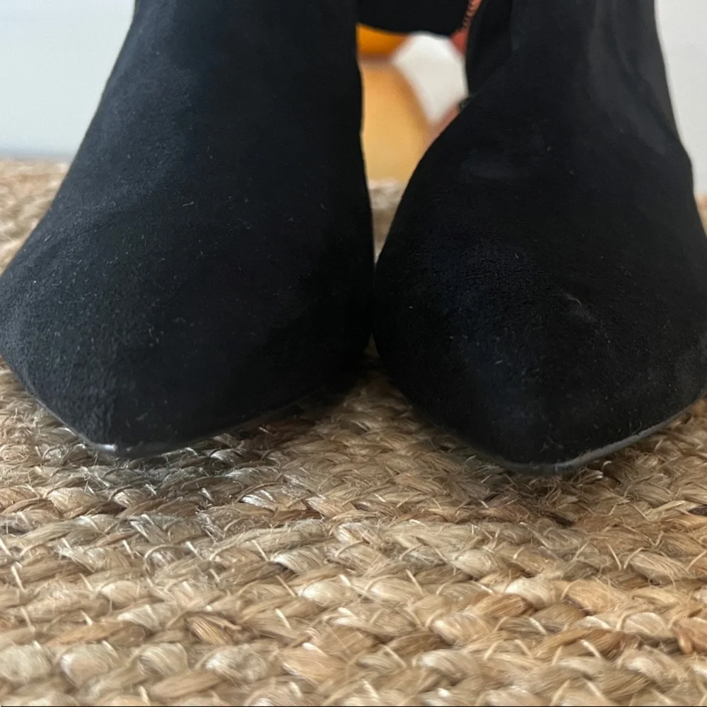 Chic Black Heeled Boots for Women - Picture 11 of 13